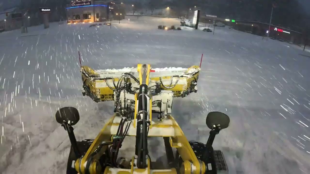 Cat loader opening lots up in a 2 foot snow storm