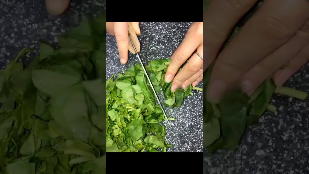 Roughly chopped spinach #shorts #asmr #oddlysatisfying #chopping