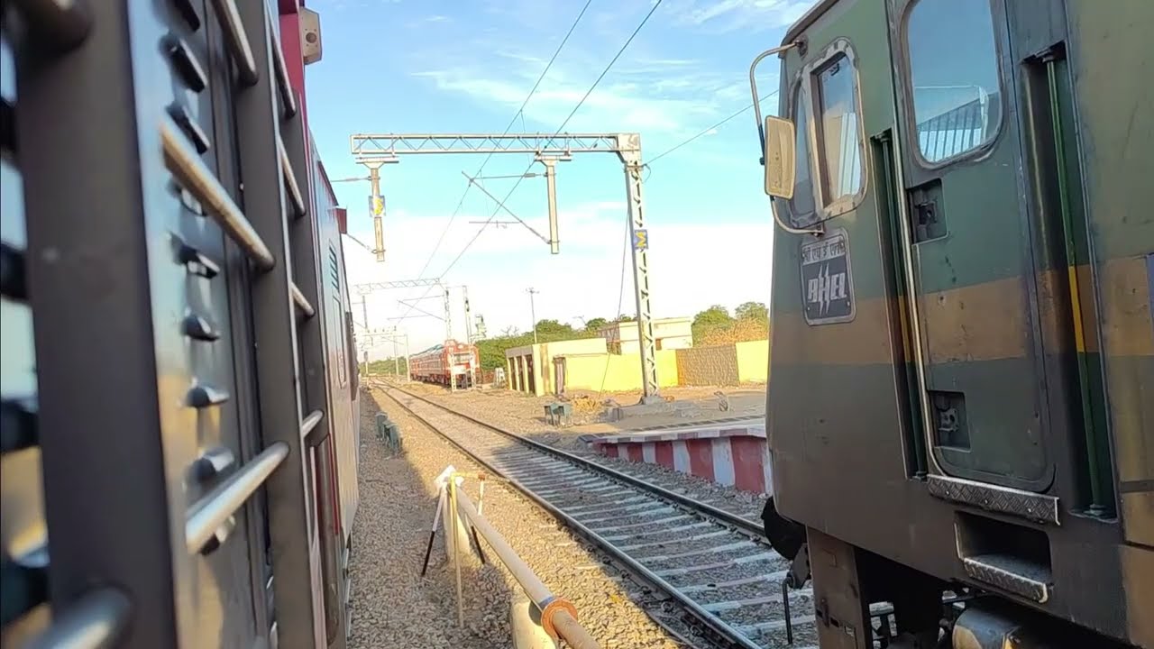 Shakurbasti bound Swarn Nagari Express Departure from Jaisalmer | Vadodara WAP-5