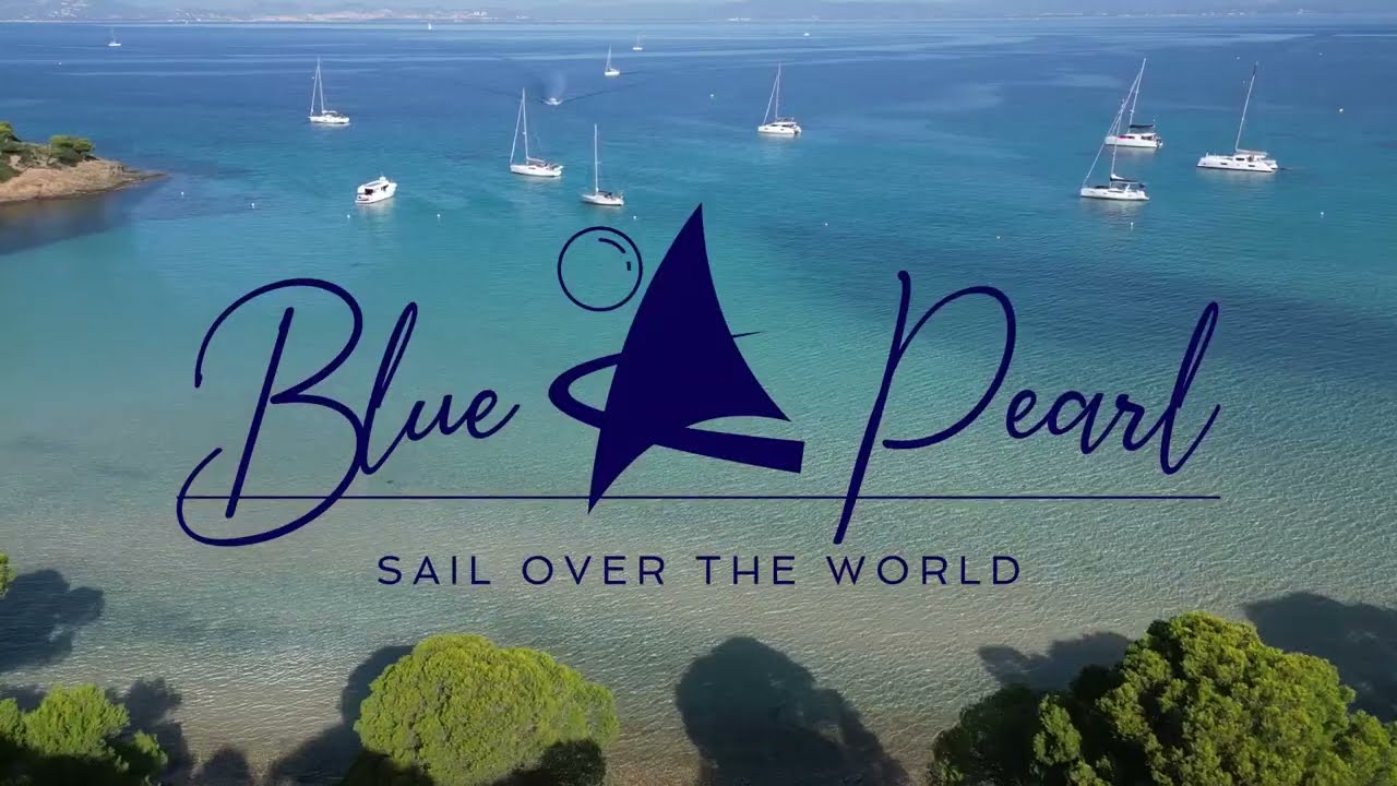 Le catamaran Outremer 51 Blue Pearl en navigation dans les iles d'hyères