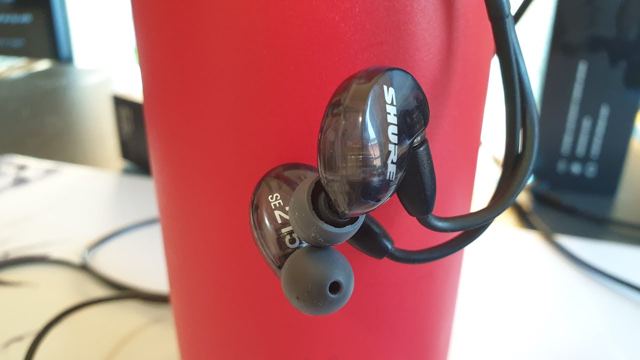 Shure SE215 Review/ Retrospective: Still worth it in 2020?