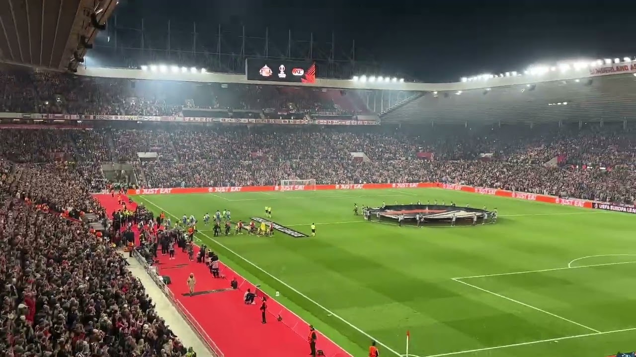 Sunderland fans sing the first European &lsquo;Can&rsquo;t Help Falling In Love&rsquo;