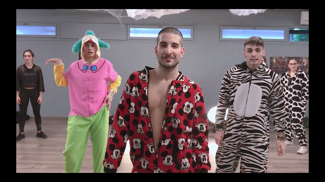 MILEY CYRUS - We can't stop / ERIC TORRES ( Scream Drops Company)