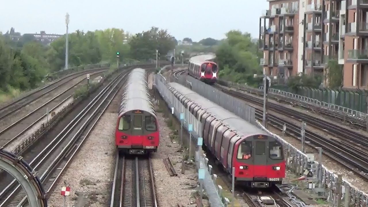 London Underground 2023-Metropolitan & Jubilee Lines at Finchley Road and West Hampstead