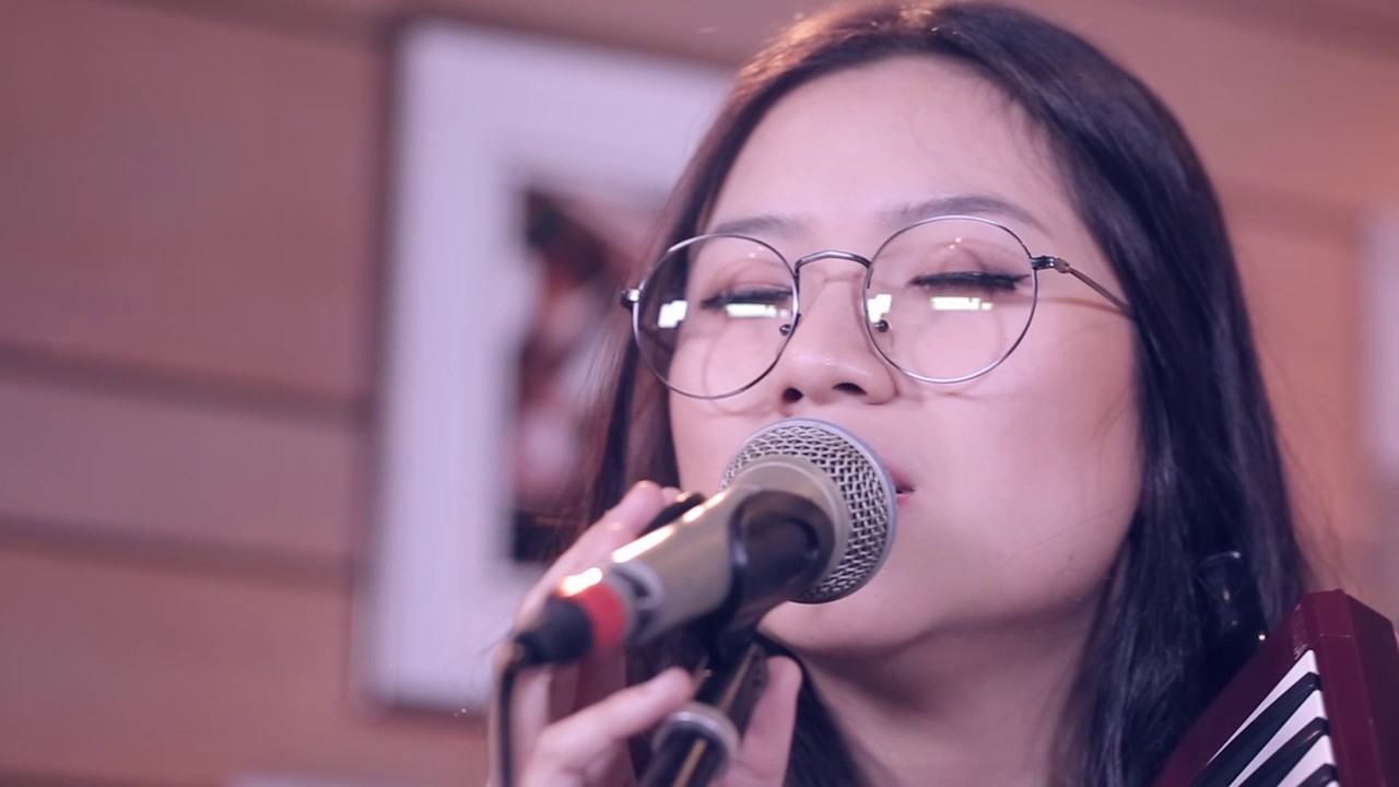 Danilla - Berdistraksi