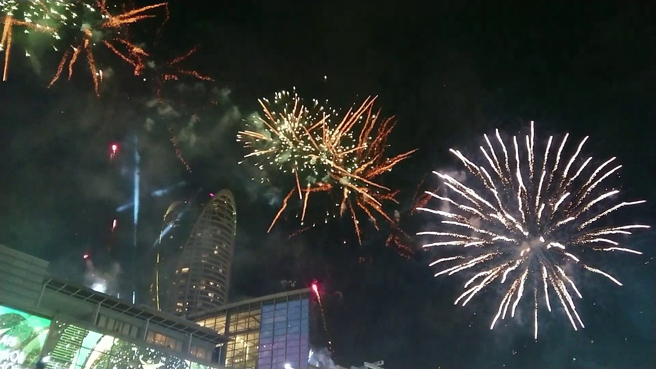 AIS​ Bangkok​ Countdown​ 2020​ @CentralWorld​