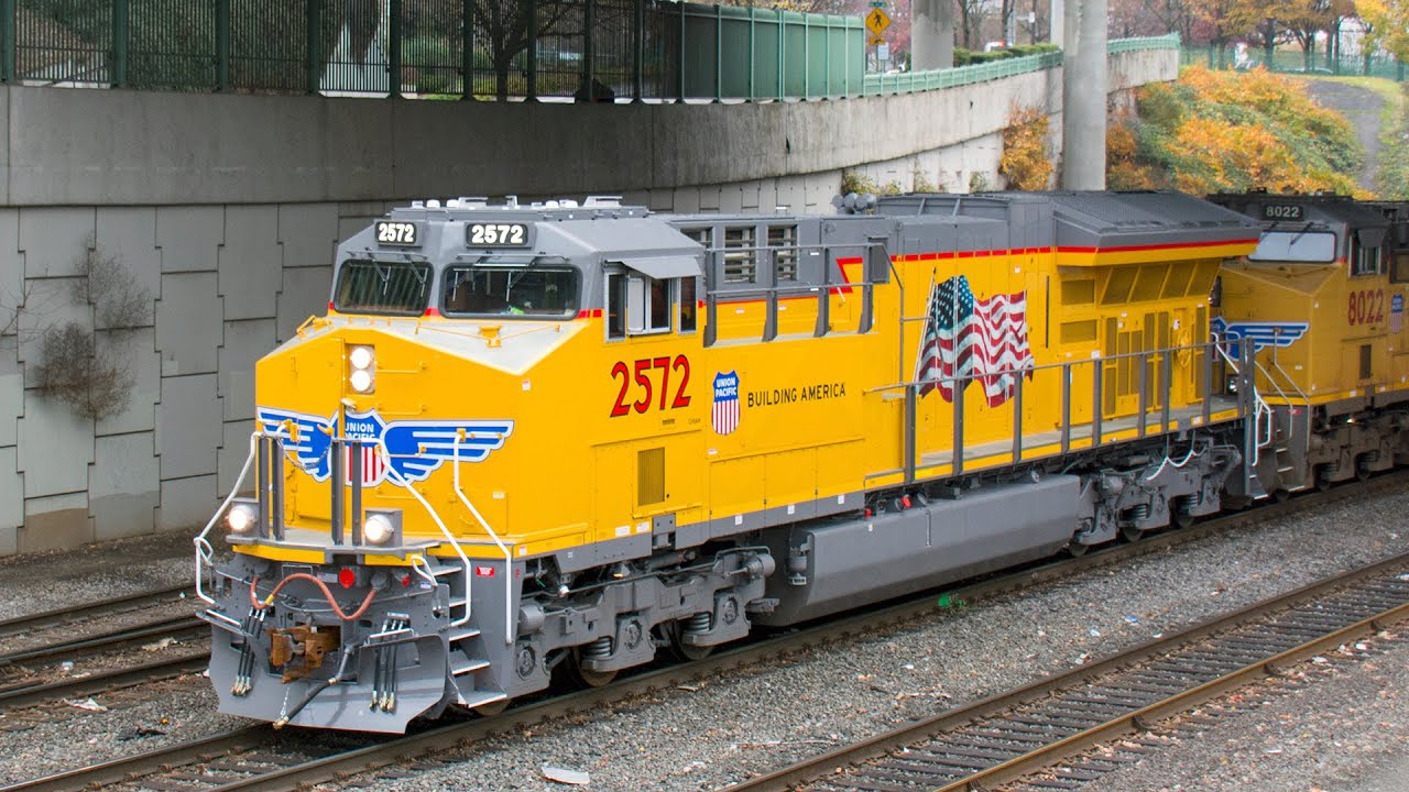 Trains In Portland Oregon Union Pacific Amtrak Portland & Western