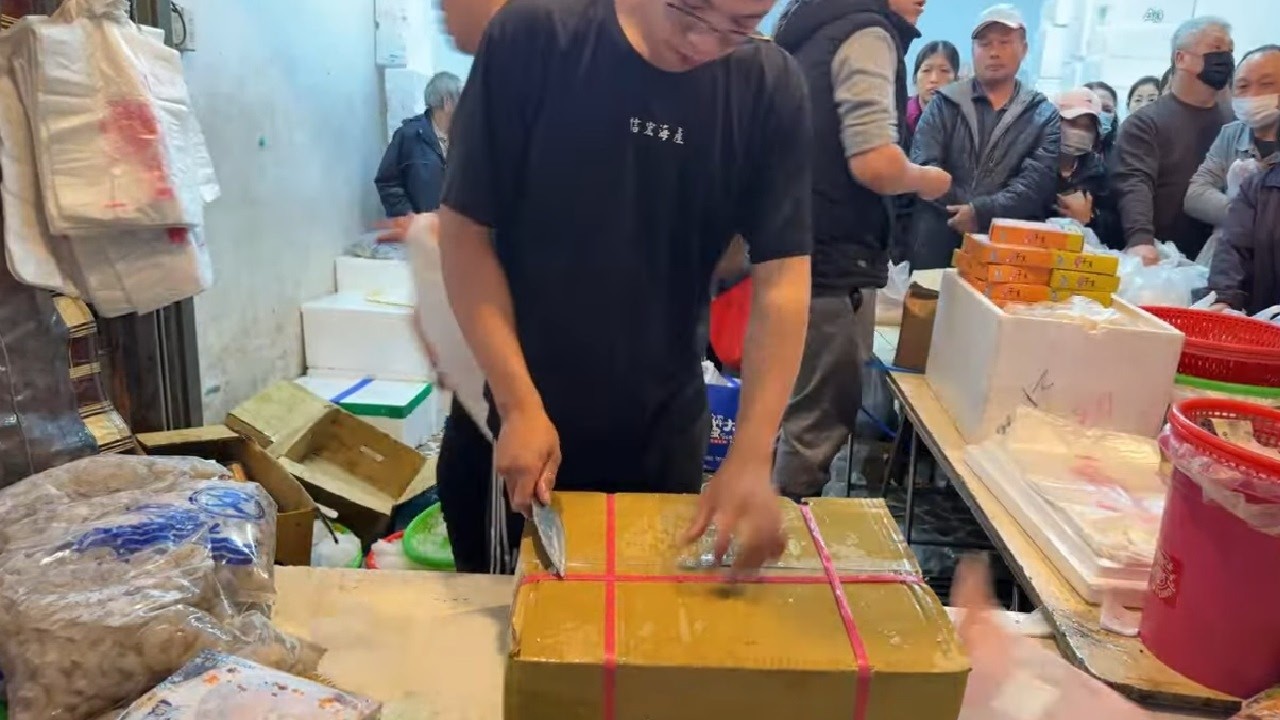 「吃飽睡」正在直播！