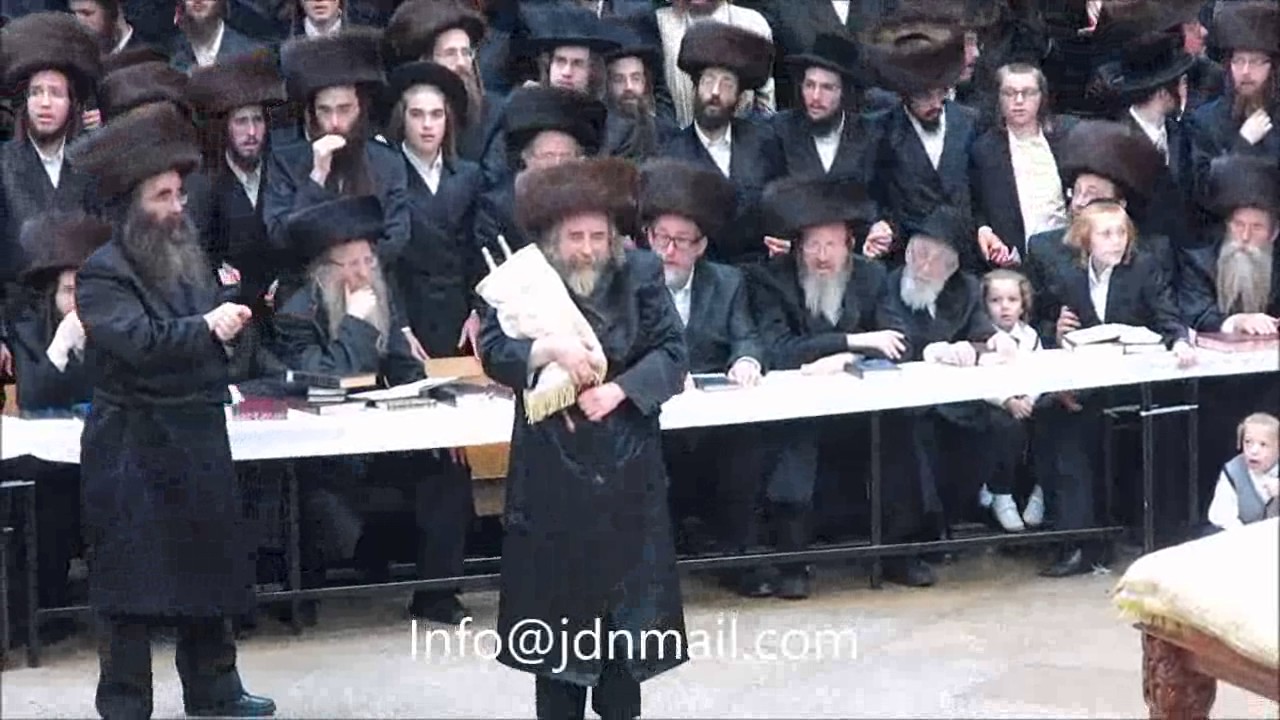 Rachmastrivka Rebbe Dancing With the Torah 5777