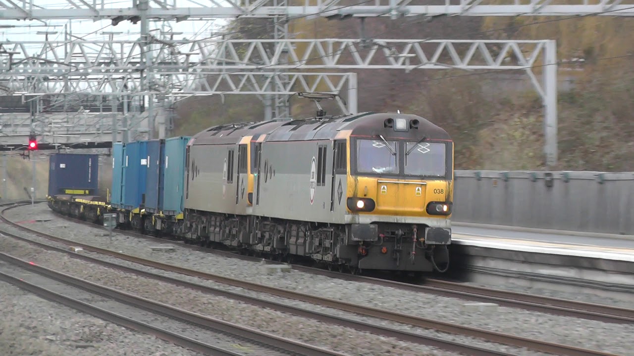 (HD) GBRf/Europorte 92038 + 92043 haul barrier wagons through Tamworth - Jan 2014