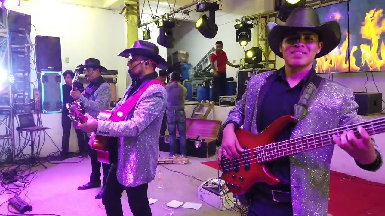 Guitarras de la sierra en vivo desde centro cultural y social Nuyoo
