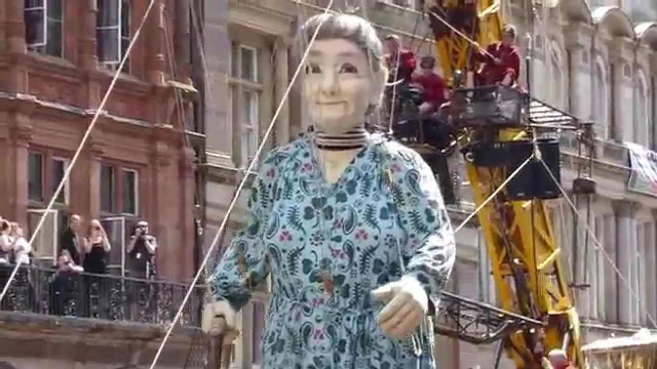Giant Spectacular - Grandmother approaches Liverpool Town Hall: July 25th 2014