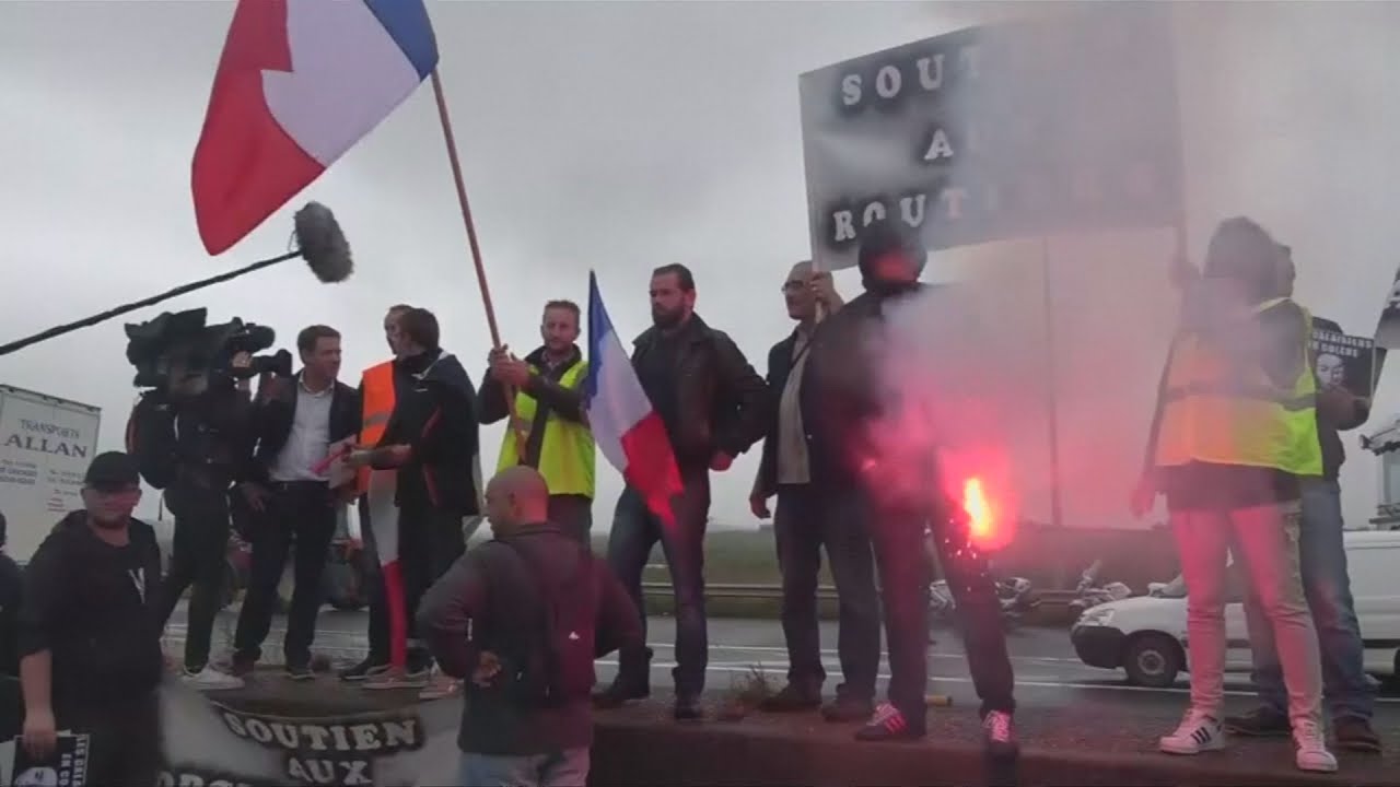 Calais residents protest for Jungle migrant camp to go