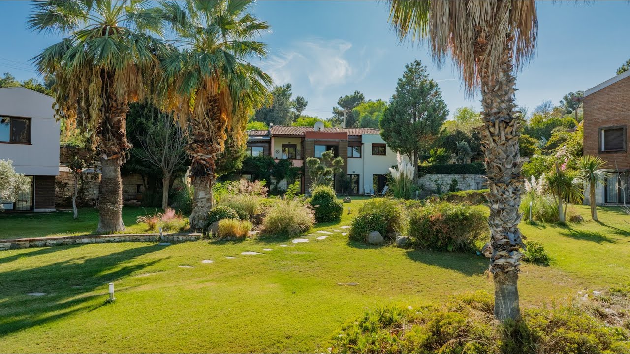 İZMİR - URLA Ödüllü Projede Muhteşem Villa (evturu)