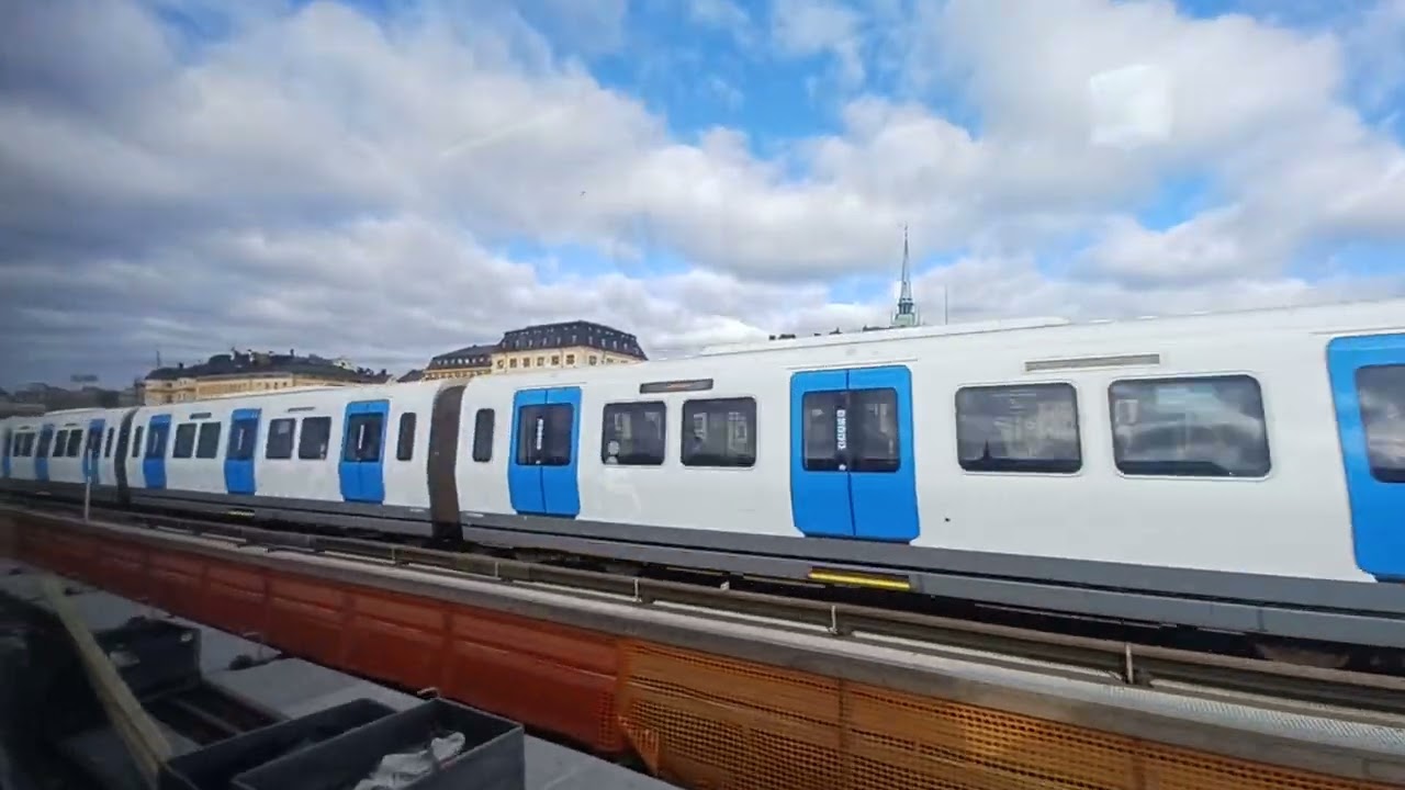 Tunnelbanan Från Kärrtorp Till Odenplan