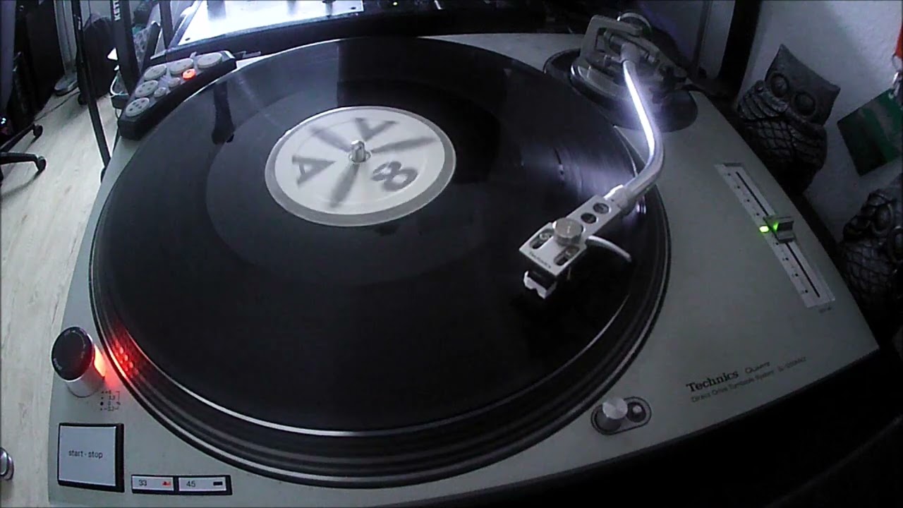 Crooklyn Clan - N.Y.S. Represent  (AV21)