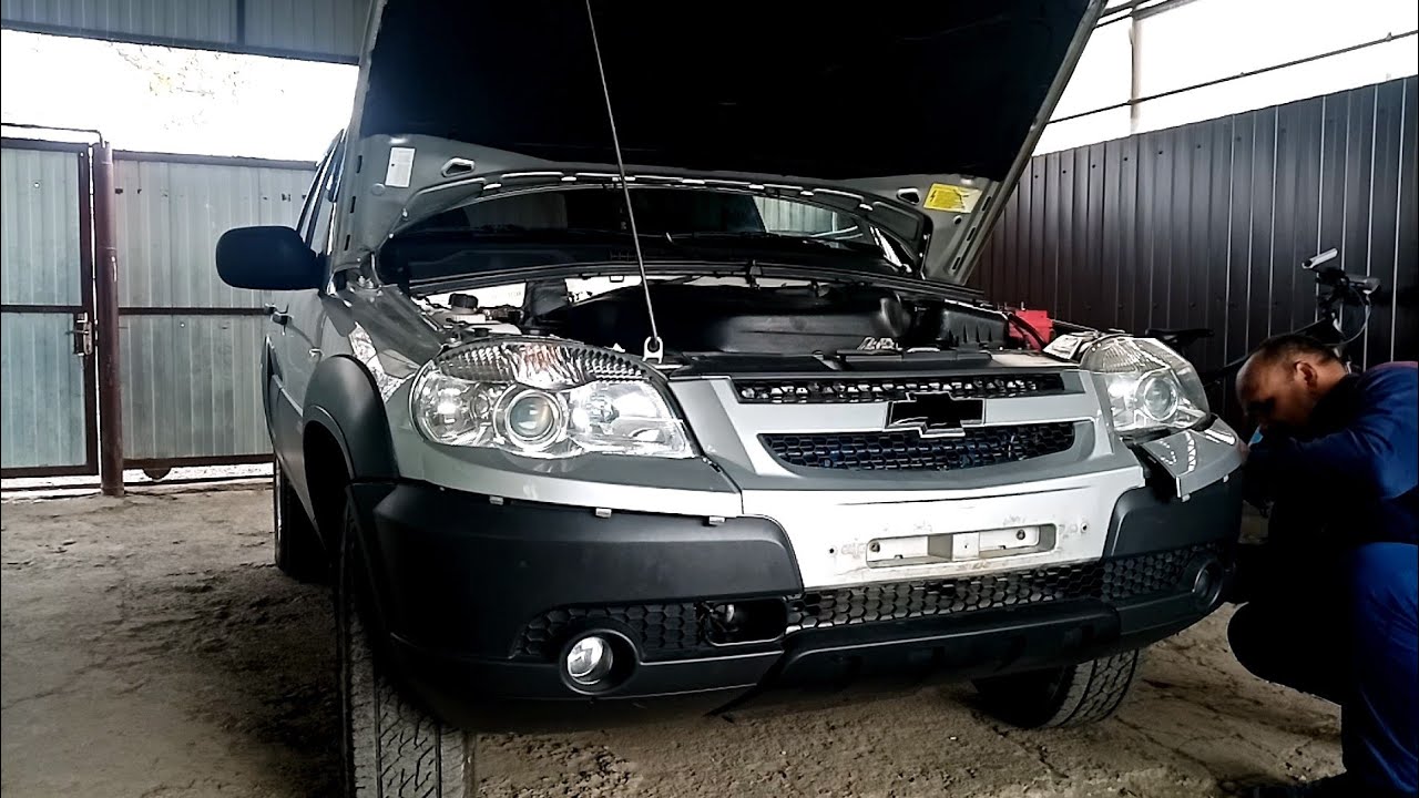 Как снять передний бампер на Ниве Chevrolet/ Куда установить сигналы.