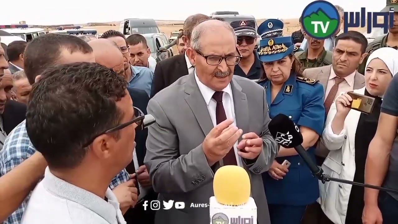 والي ولاية تيـارت السيد بوڨرة علي يعاين طريق المؤدي الى قرية  طواهرية وزوي