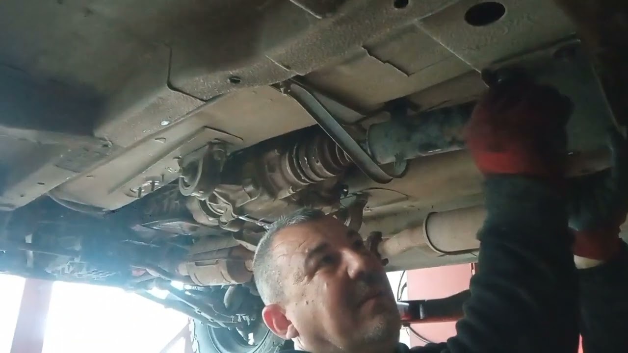 Dört kapılı Lada Niva debriyaj değişimi ve arazi ayarı