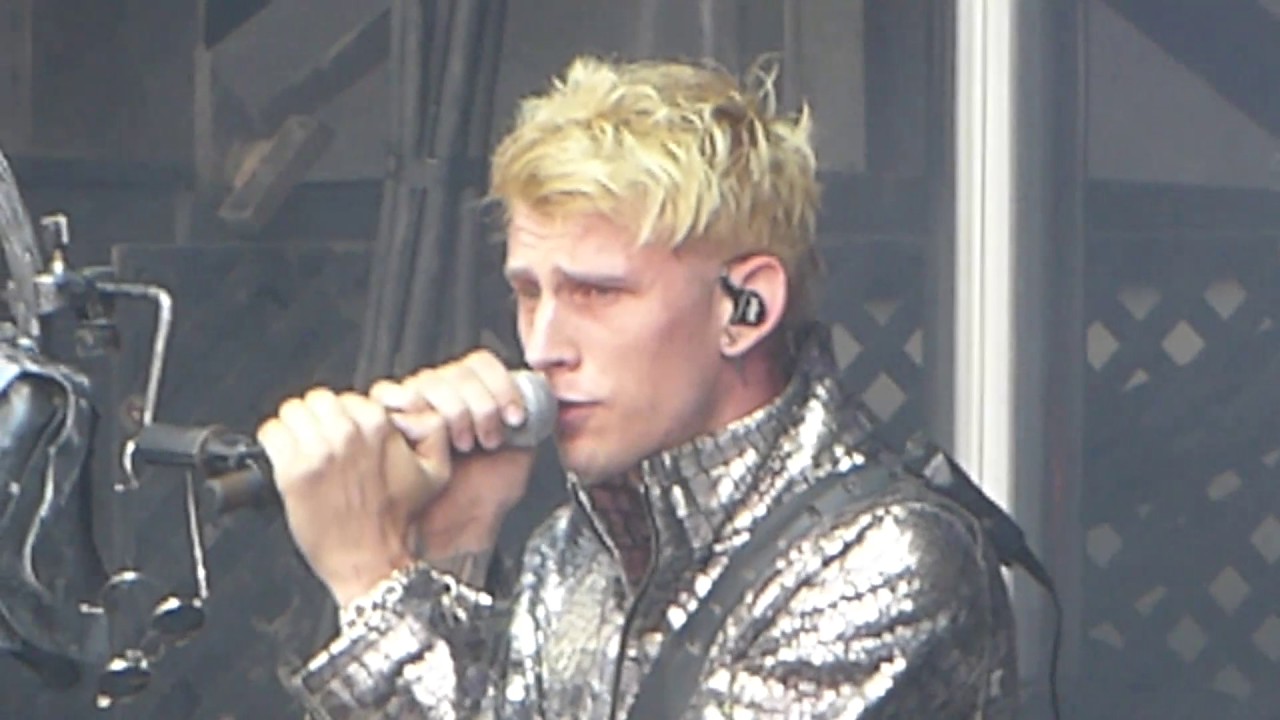 Machine Gun Kelly Chester Bennington Tribute Live Lollapalooza Chicago IL August 6 2017