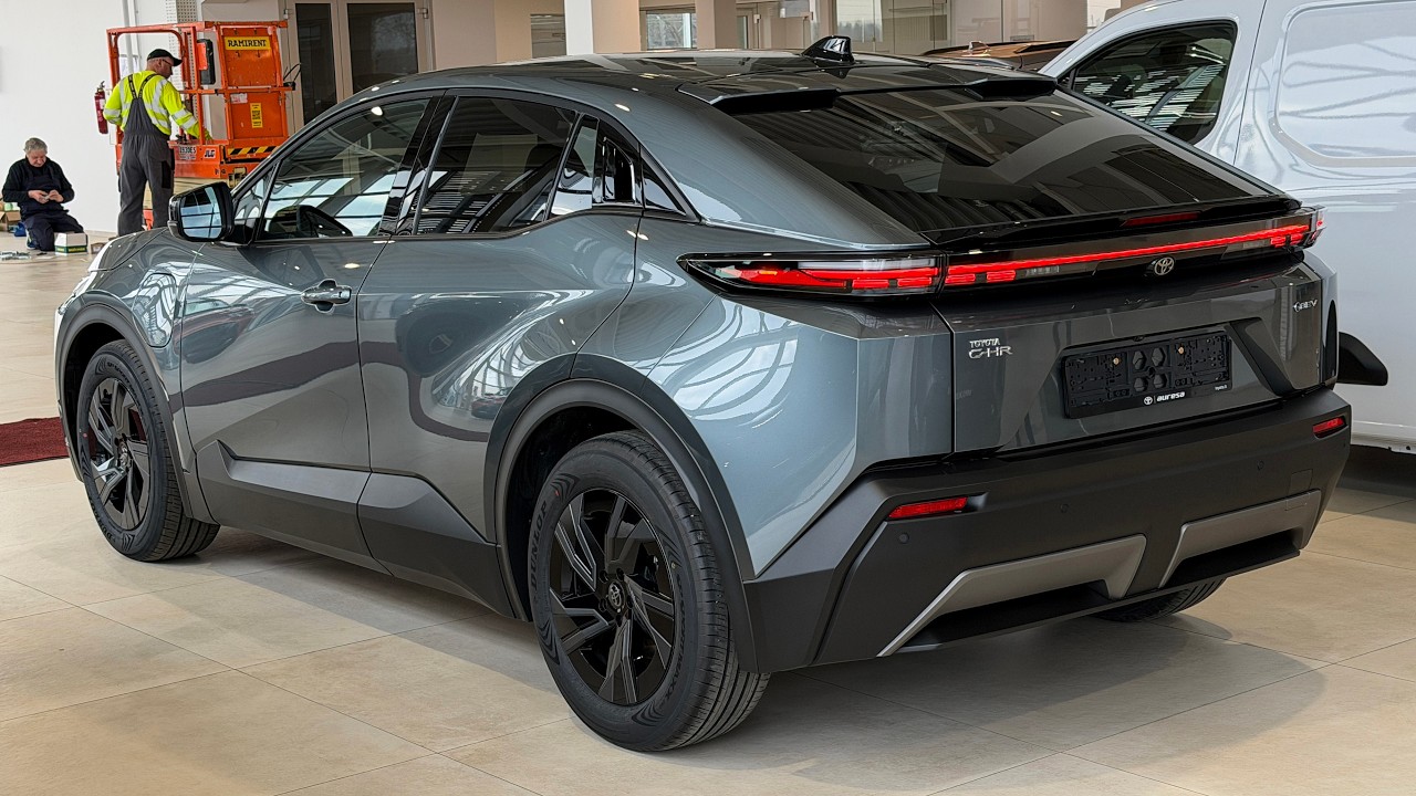 2026 Toyota C HR + Interior & Exterior 4K