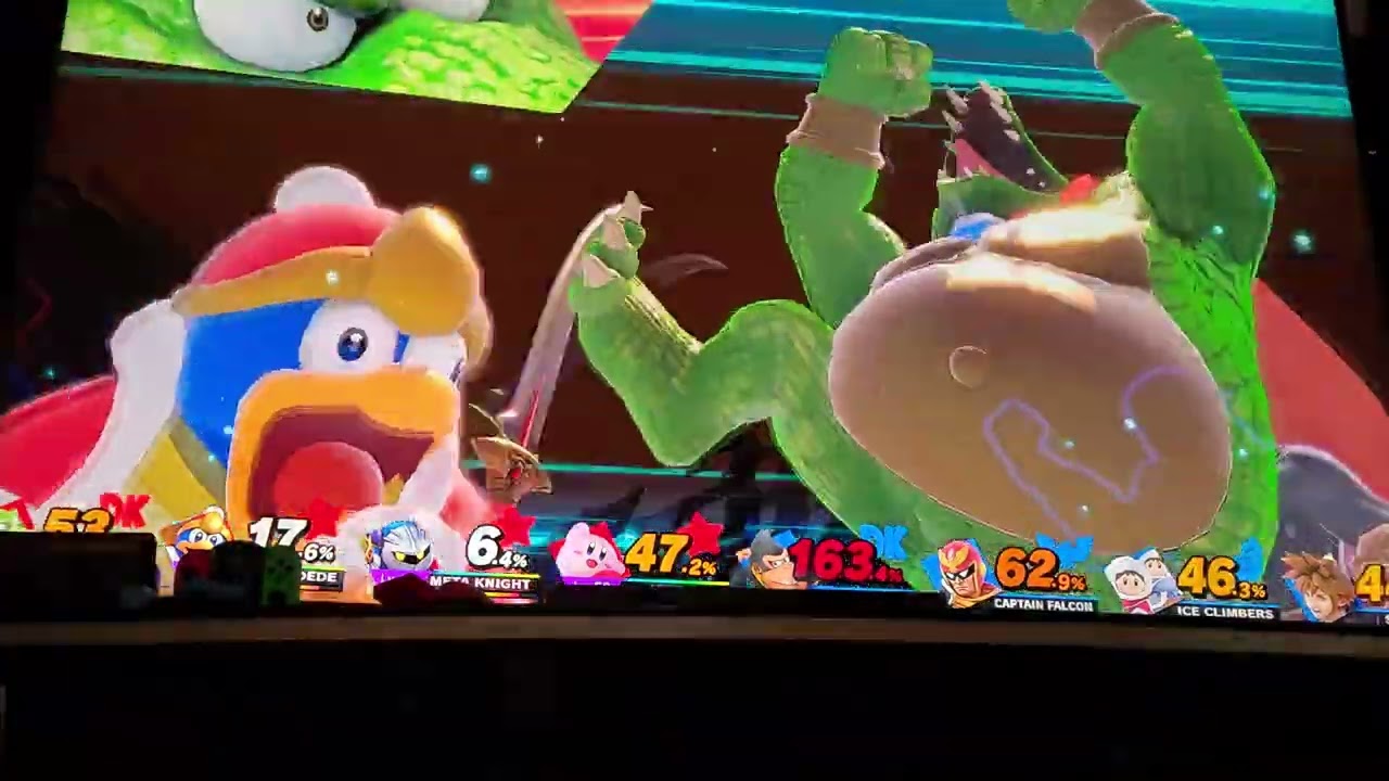 King k rool  and kirby amibo's fight against guys  