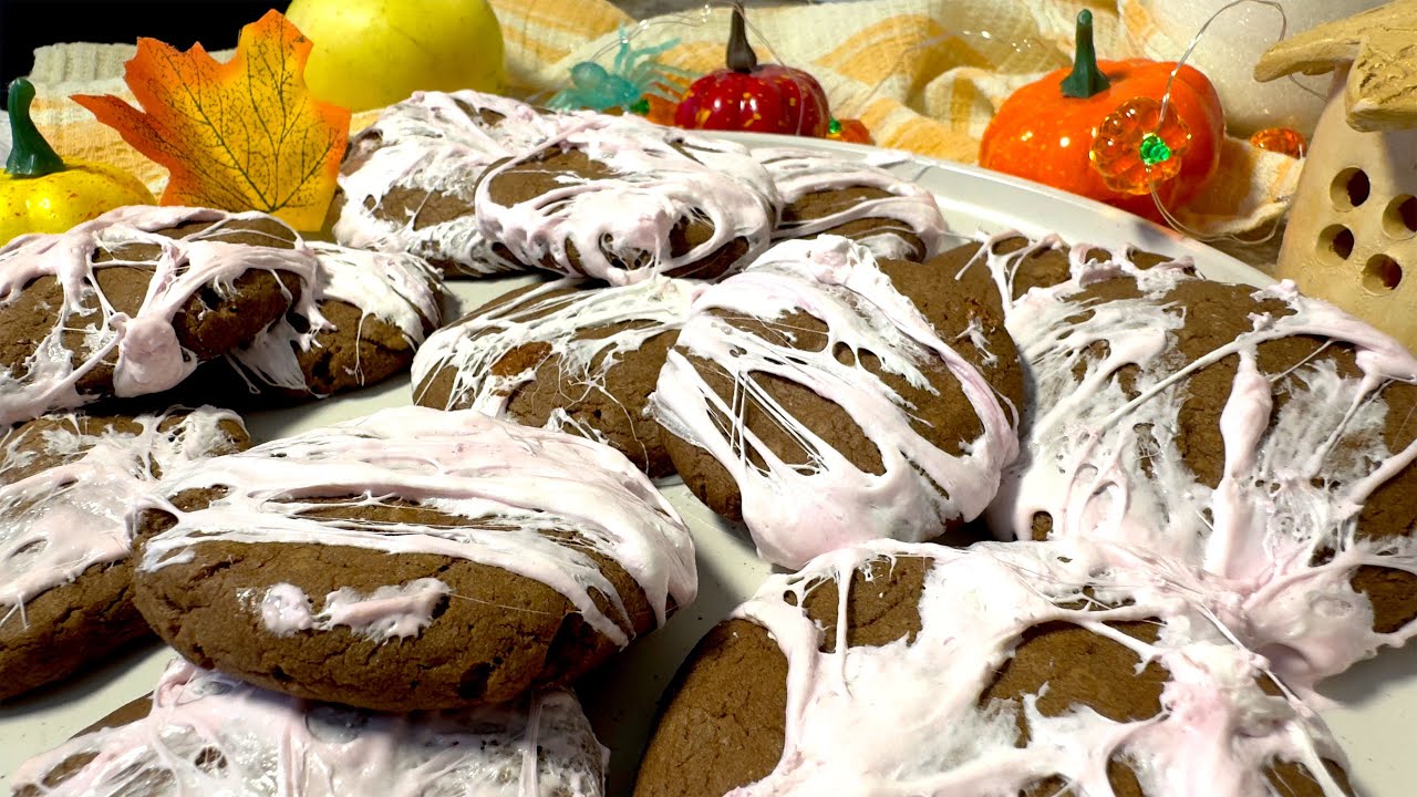 Last-Minute Halloween Treats 🎃 | Easy Spiderweb Cookies Recipe