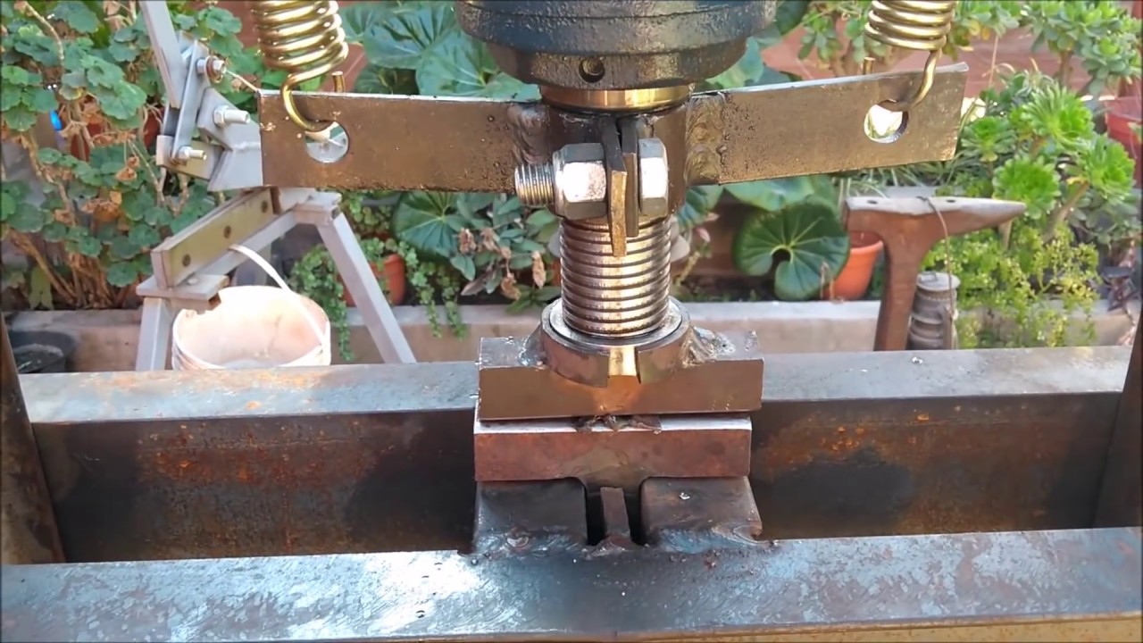 Prensa hidráulica CASERA con MOTOR (Y cómo invertir gato hidráulico)