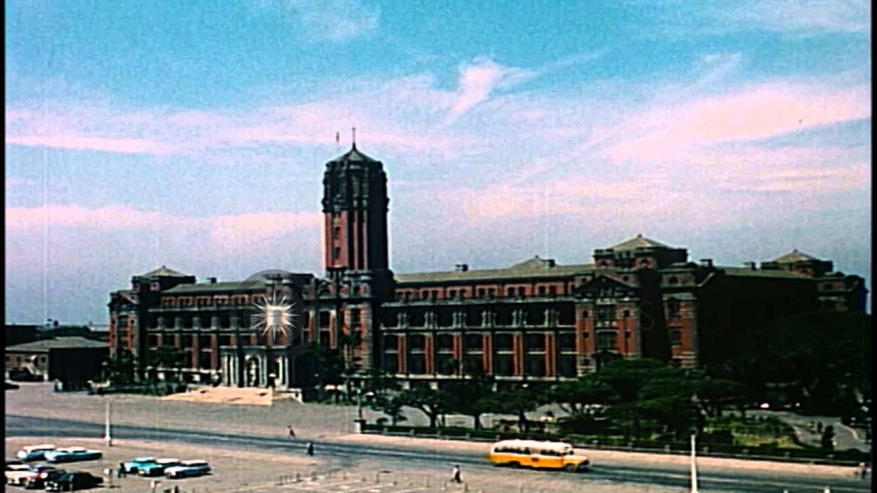 Presidential office building and people on street in Taipei, Taiwan. HD Stock Footage