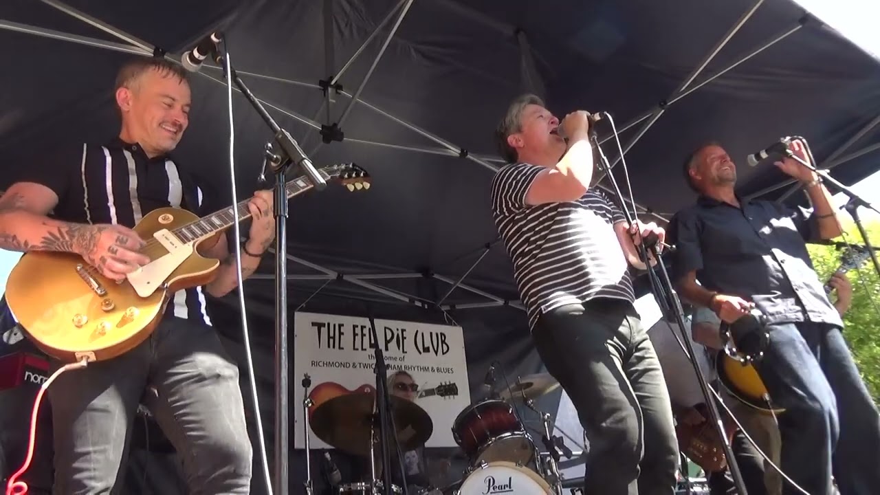 Richie Gibson has lead vocals for The Carnaby Army on &ldquo;Runaway&rdquo; the 1961 Del Shannon smash hi