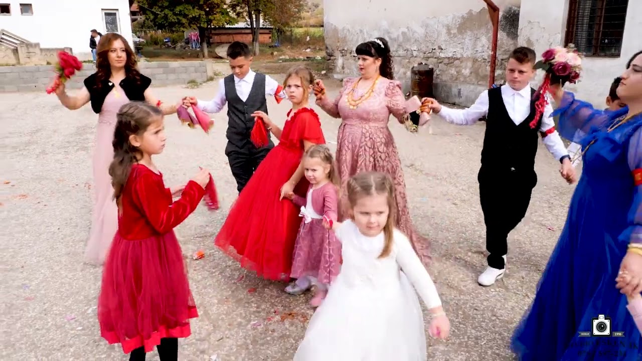 AyseGul Kina Radanje