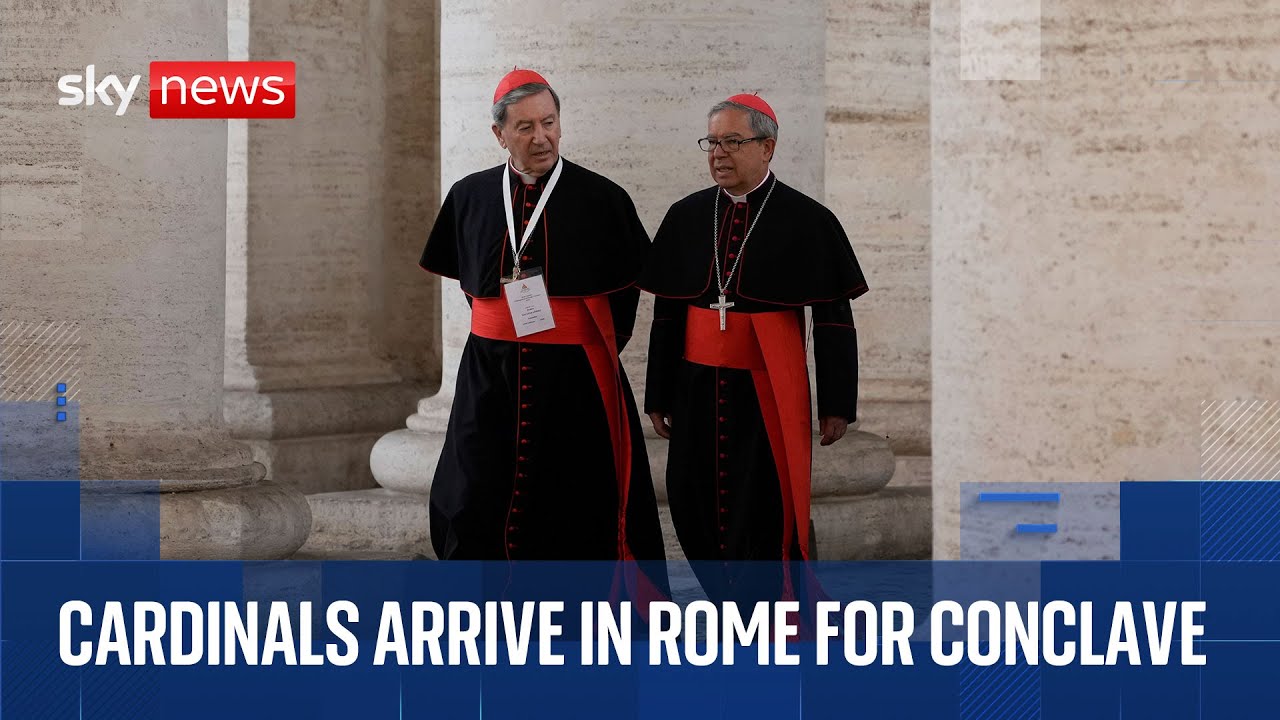 Cardinals arrive at Vatican before start of conclave