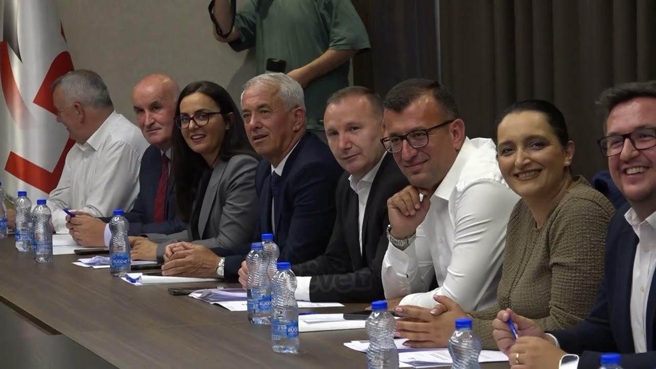 Hoti shpall kandidaturën për kryetar të LDK-së, vlerësohet përvoja e tij