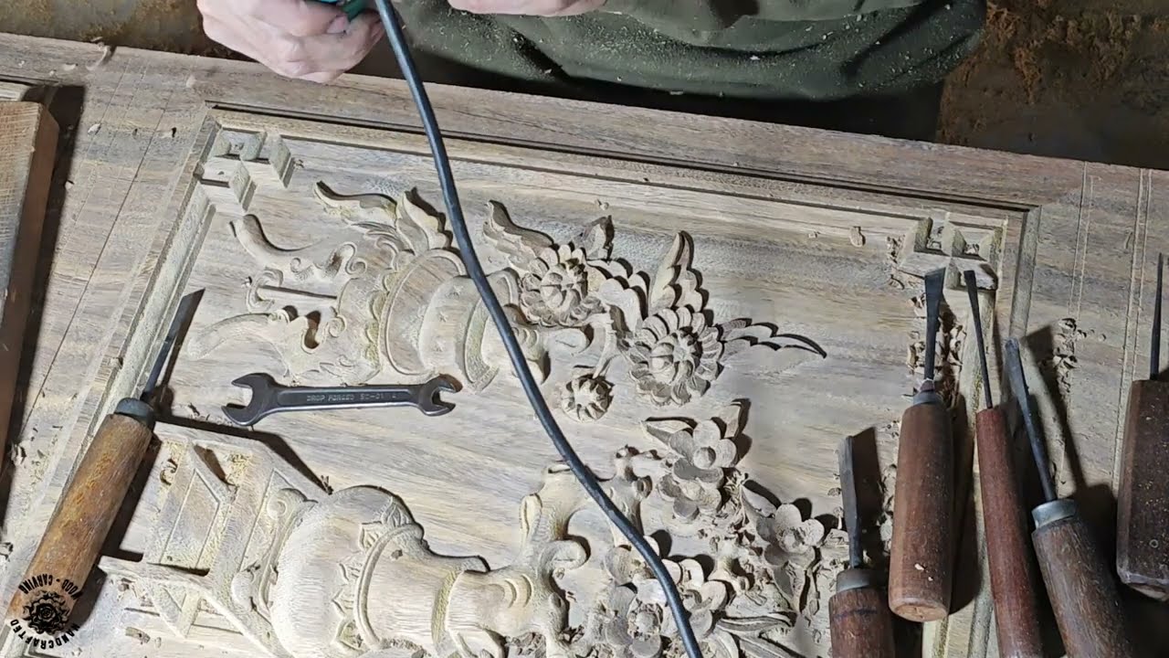 Unique yet familiar details are gradually perfected under the pale wood color