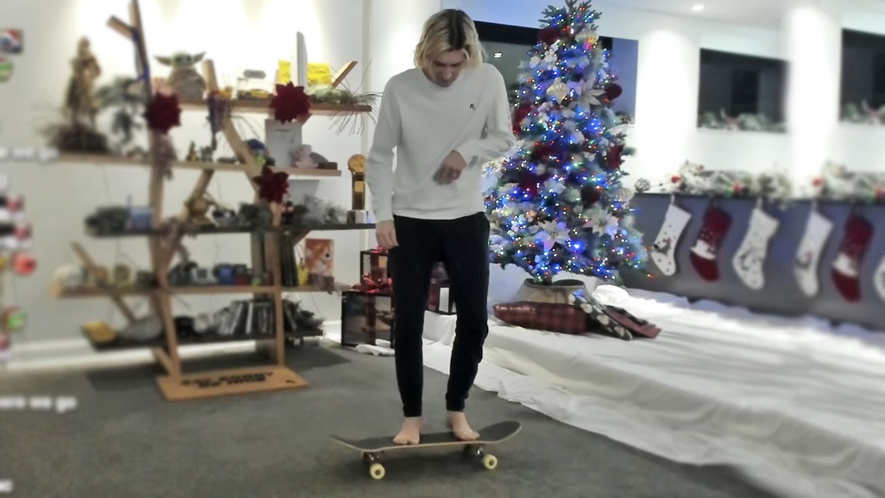 xQc снова получил травму во время катания на скейтборде...