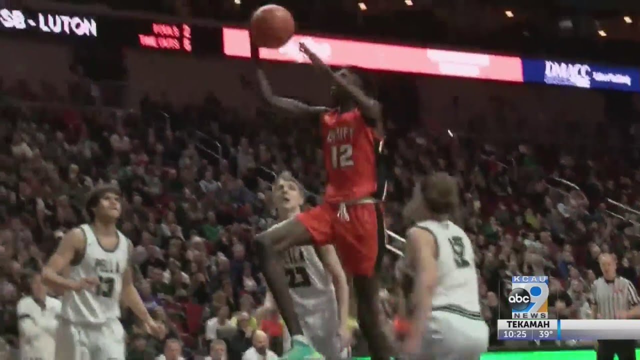 #6 Sergeant Bluff-Luton upsets #3 Pella for a spot in the 3A State semifinals