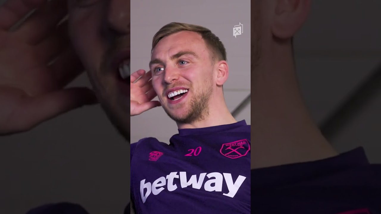 Jarrod Bowen reveals all about Danny Dyer ⚒️ #shorts #football #westham