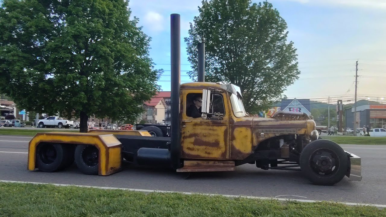 Saturday Night Live From The Pigeon Forge Rod Run
