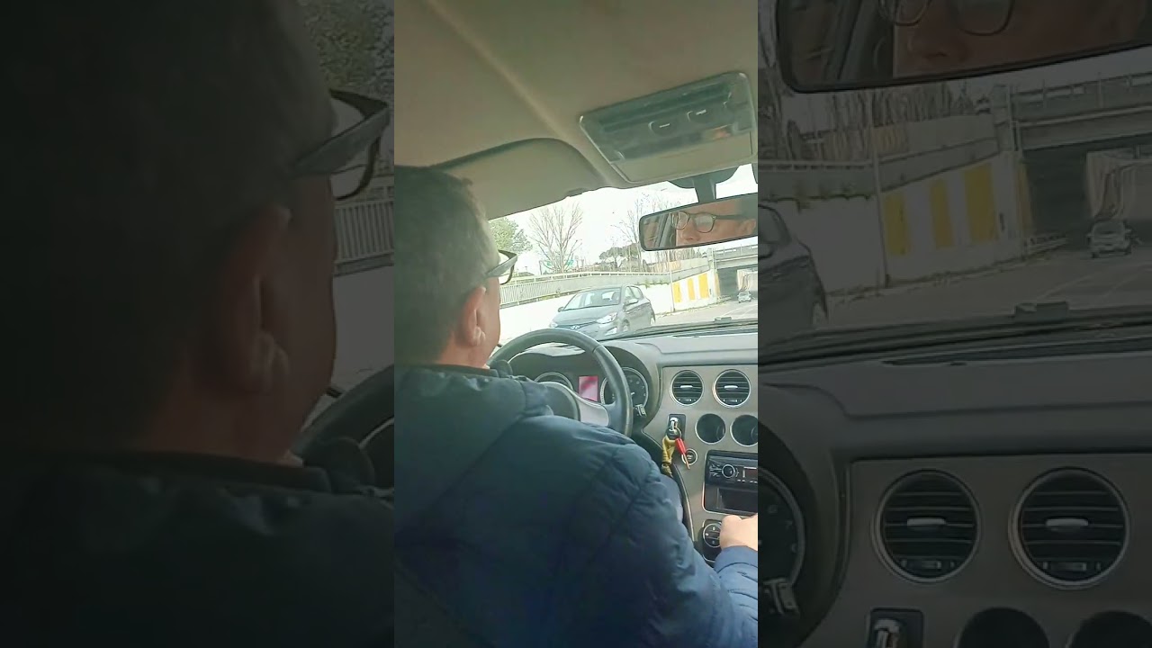 Macchina taxi navetta Roma talenti fino ha autostrada e35 Castelnuovo di porto che vuoto che riprese