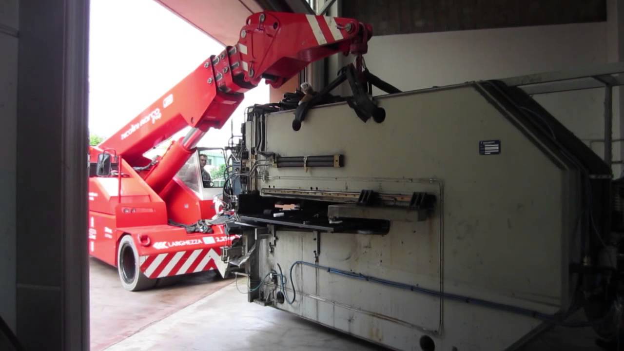 JMG Cranes - model MC300 at work - capacity 30 ton