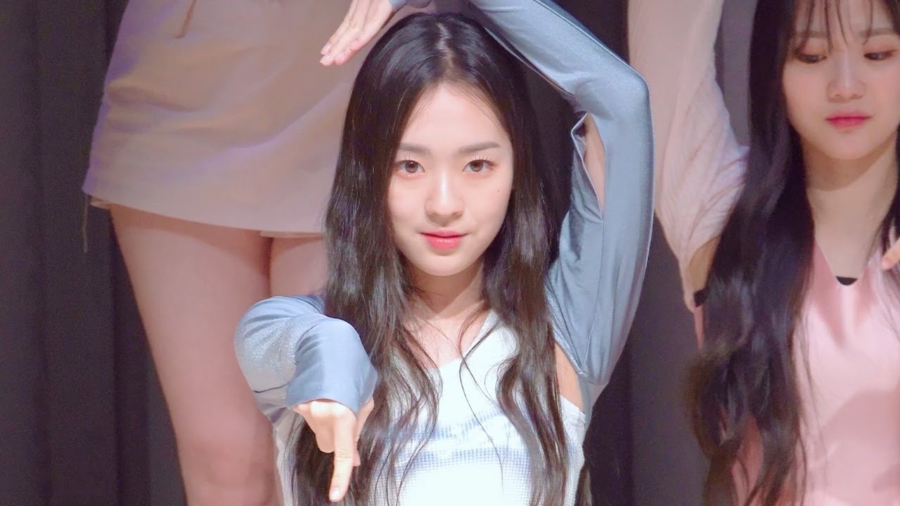 트리플에스 크리스탈아이즈 김수민 직캠 - 230602 팬싸인회 양재 선아트홀