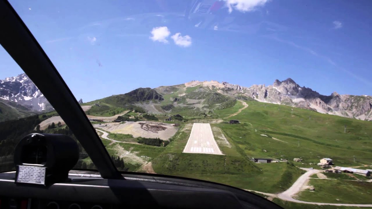 Courchevel airport landing HD