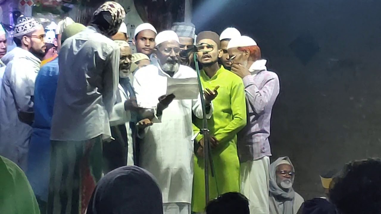 Anjuman hasimiya mohalla purasofi Mubarakpur.  Naat meri zaban bole Nabi nabi
