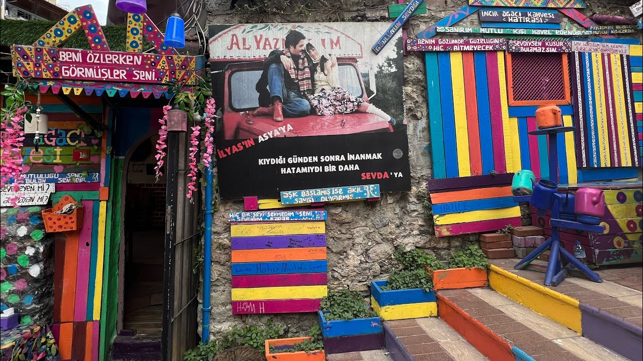 BALAT’I GEZDİK🥰CENNET MAHALLESİ’NE GİRDİK🫣DİLBESTECAFE☕️FATİH ÇARŞAMBA PAZARI🌸#ÇİKOLATA DÜNYASI😋