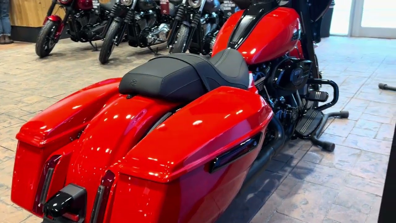 2026 Street Glide Blood Orange