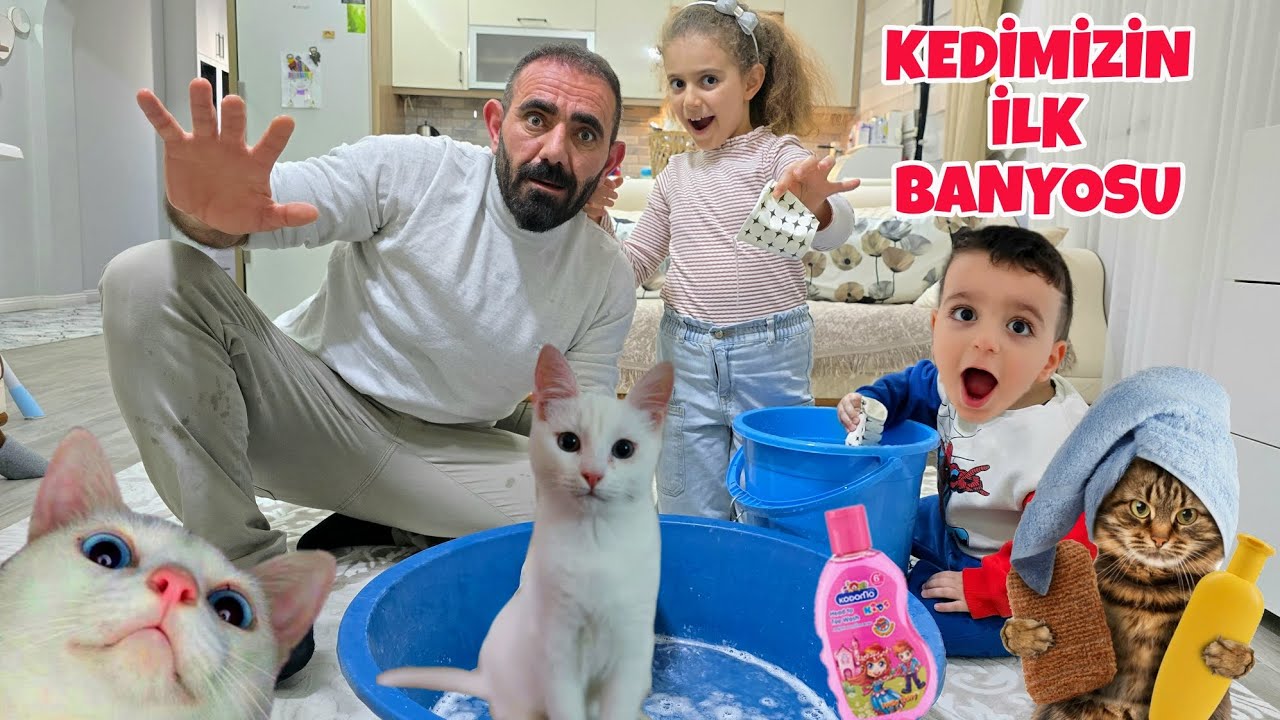 KEDİMİZ MİANIN İLK BANYOSUNU YAPTIRDIK!!POYRAZ ELİF EVDE EĞLENCELİ VAKİTLER!!