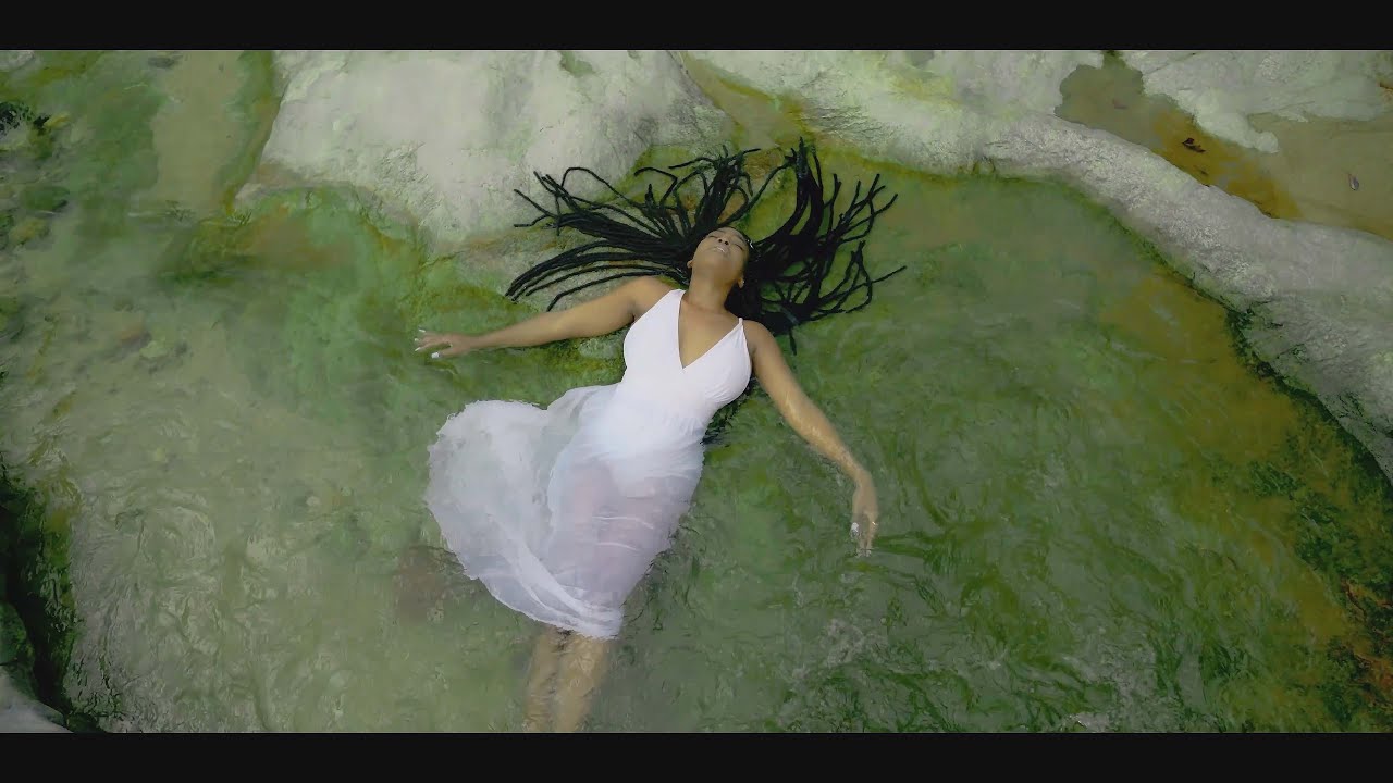Ange Carla - Manman Lavi Feat. Opak (Official Video)
