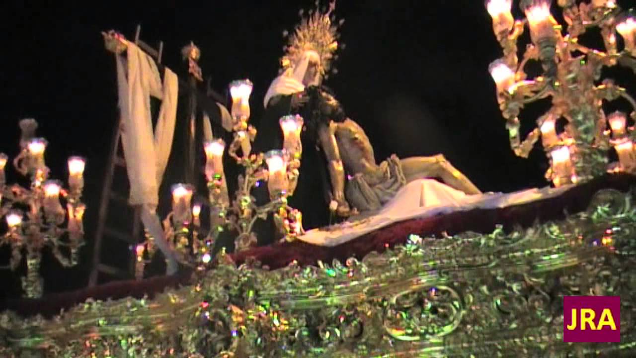 Entrada de Nuestra Sra  de la Amargura y Jesus descendido de la Cruz de Dos Hermanas 2015