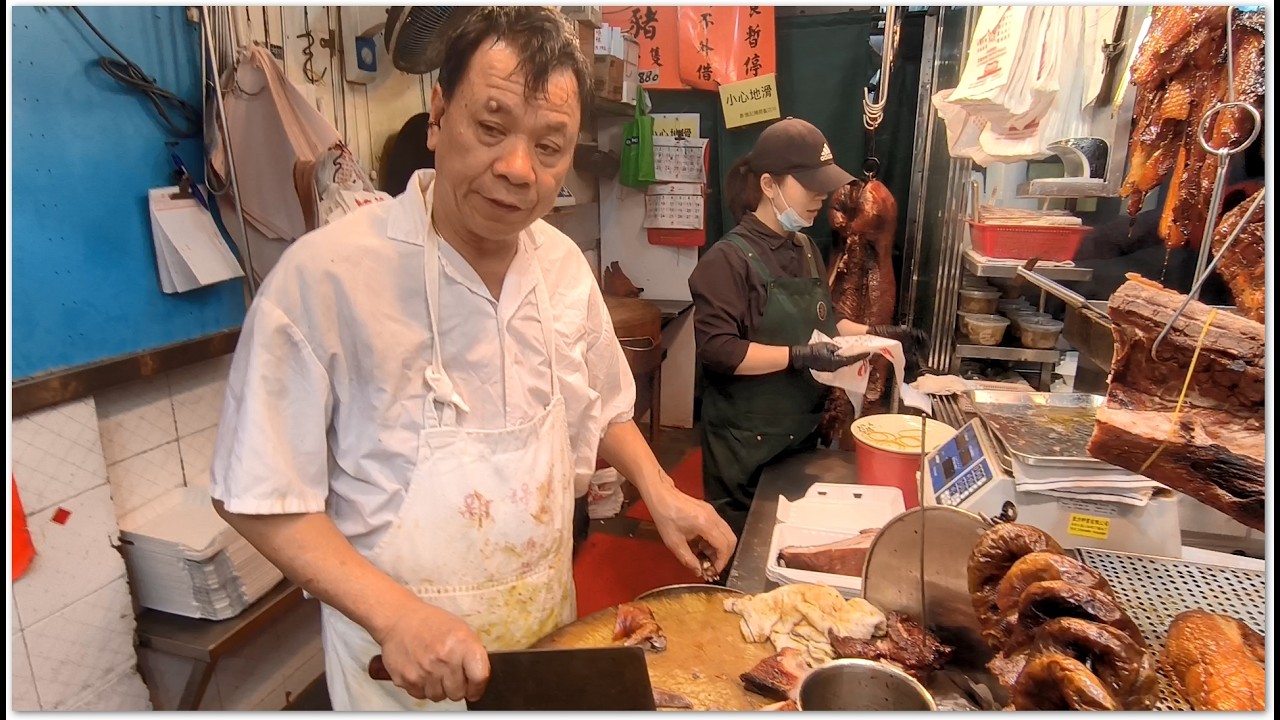 香港燒味 馬年好運 老闆出馬 皆哥老闆寶刀未老 Roast Pork Crispy Yummy Hong Kong Food 刀刀狠準 燒乳豬脆卜卜 燒雞熱辣辣勿錯過 香港美食 新強記燒臘飯店