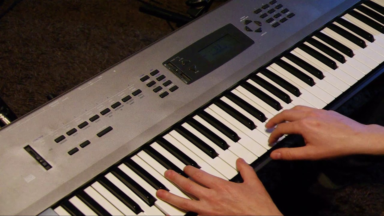 How to play Hot Stuff by Donna Summer - Korg N364 el.piano & synth